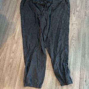 Anthropologie cloth and stone jogger size XL